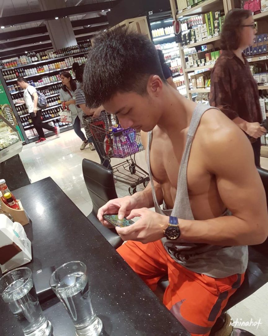 泰国极品肌肉体育生帅哥网红JJ最新照片（iknotus）
